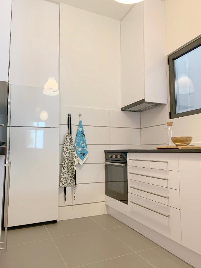 2bd New Modern - Seaside Daire Atina